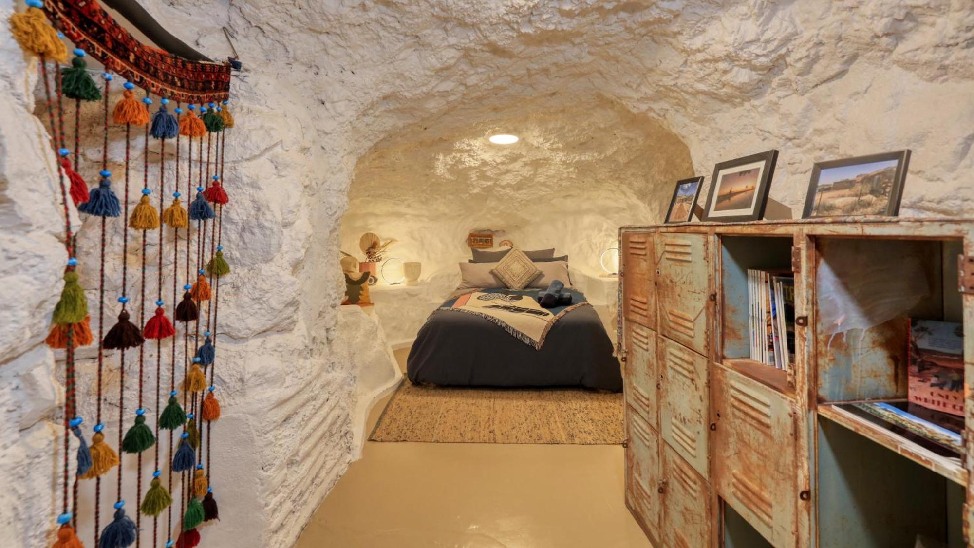 White Cliffs Accommodation -Daybreak Dugout - Unique Cave House Exterior photo